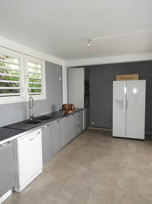 Le Jaleet Appartement Avec Piscine Le Francois Luaran gambar
